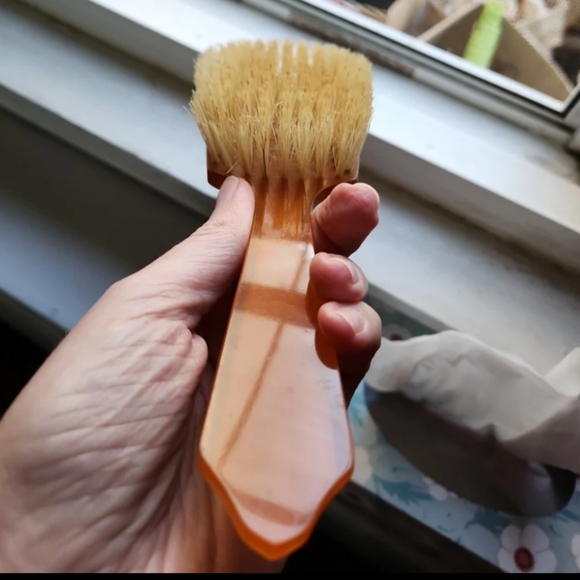 Vintage Lucite-handle vanity set - Picture 6 of 12